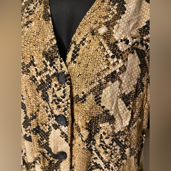 Snake print jumpsuit - Picture 2 of 8